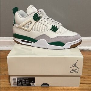 (BRAND NEW) Air Jordan 4 X Nike SB Retro SP ‘Pine Green’ Size 10